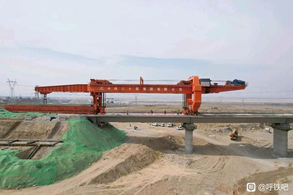 最新消息！包银高铁内蒙古段全线桥隧贯通-3.jpg
