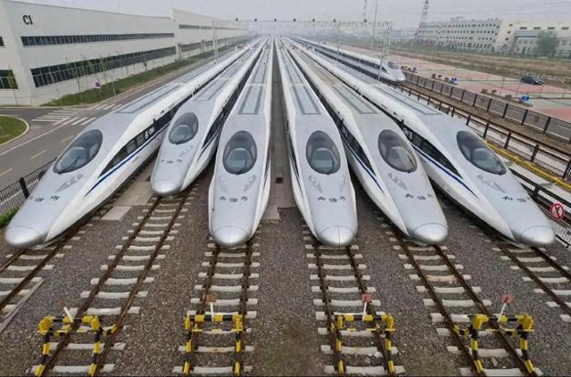 铁路专业选择指南：本科 vs 专科，哪些专业更有“铁饭碗”前景？-1.jpg