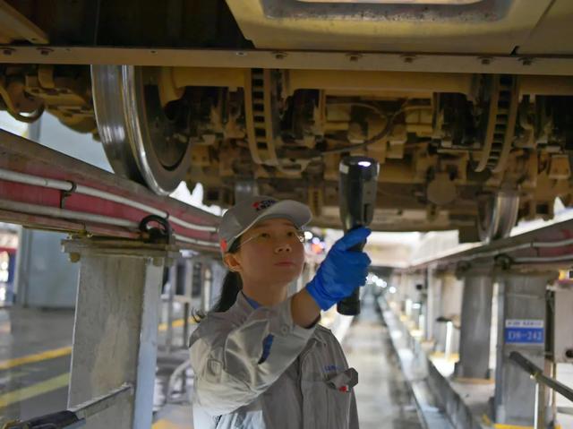 从新手到能手！铁路人有自己的技能宝典！-9.jpg